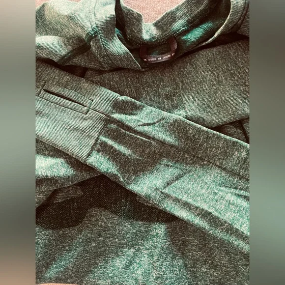 Oiselle Green Crew Neck Top - Picture 8 of 8